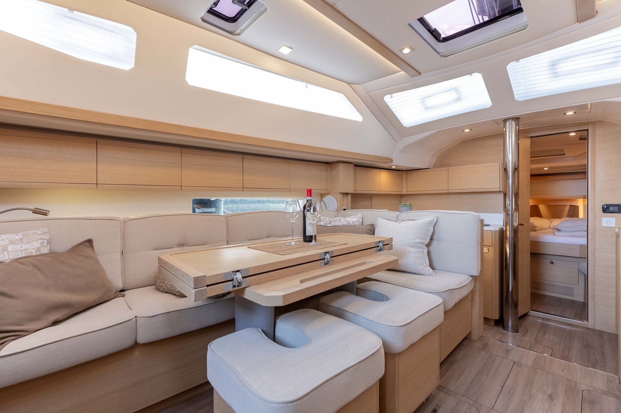 Elan GT5 interior-24